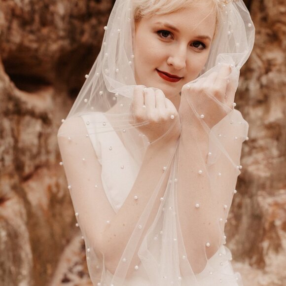 NEW Handmade Ivory Studded Pearl Wedding Veils main image 5